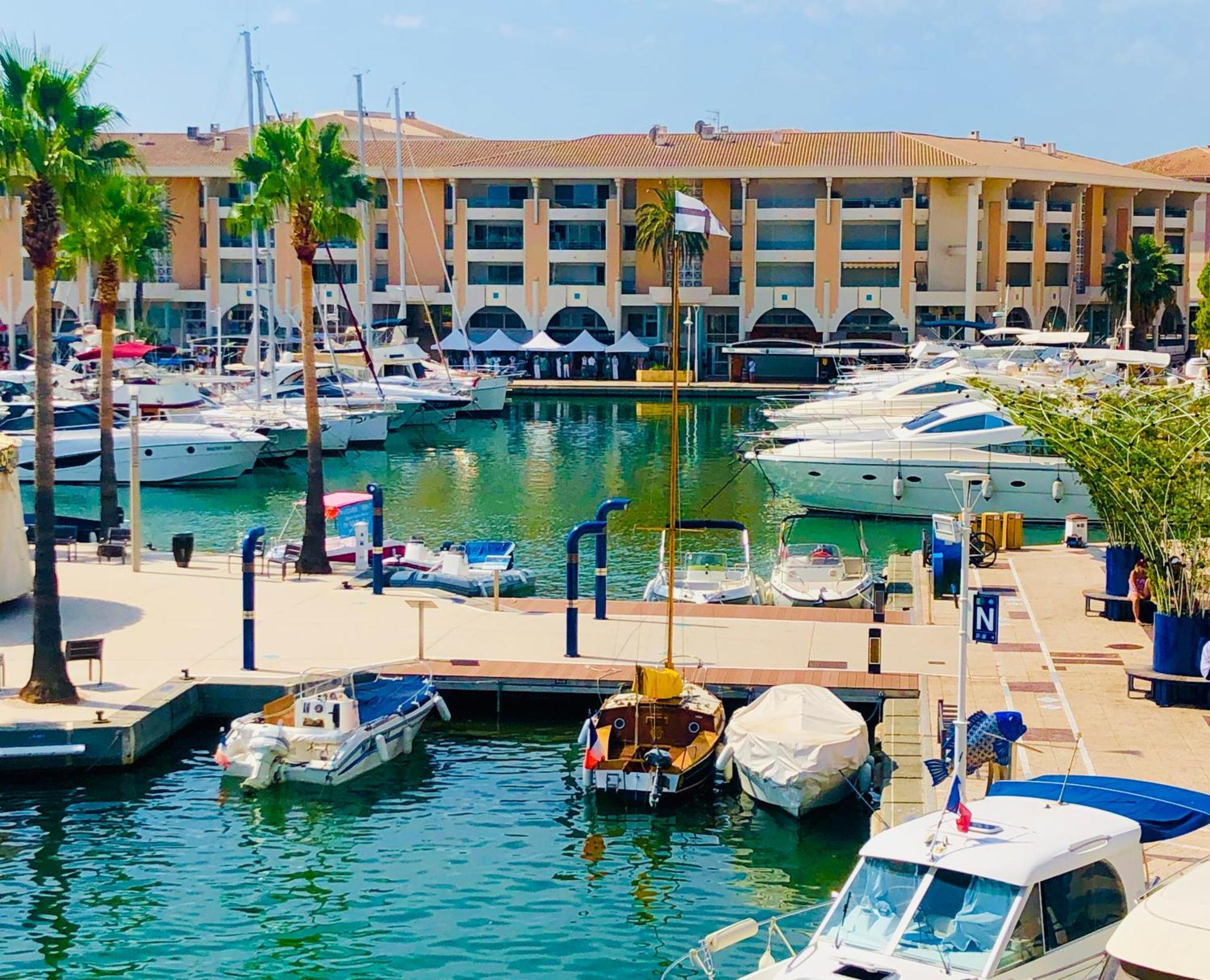 Charmant 2 Pieces A Port-Fréjus Buitenkant foto